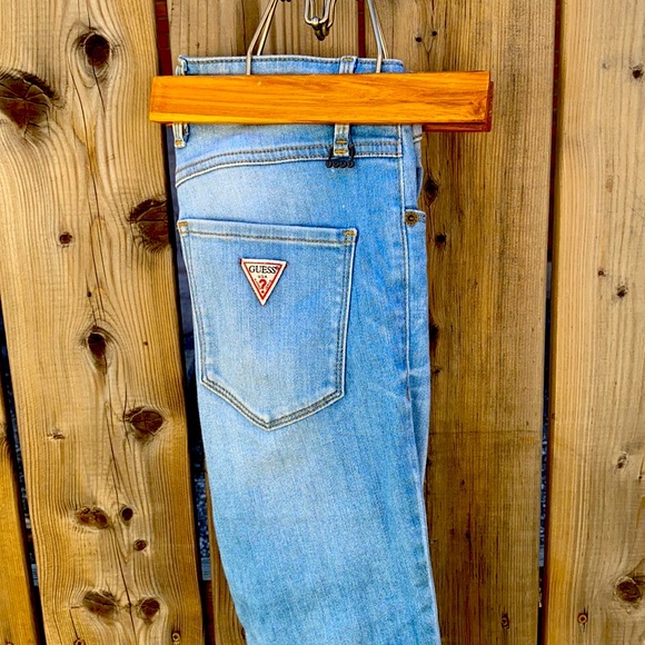 Guess 1981 Skinny - Picture 2 of 4